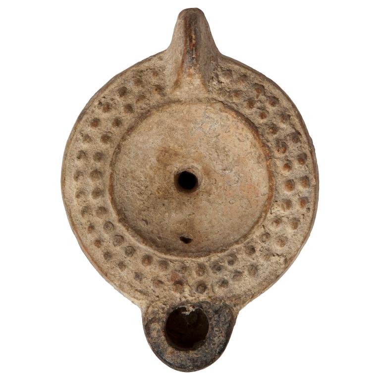 Sans décor. Signature AVGENDI D. 112 x 81 x 32 mm. Ex collection VG. Provenance inconnue. Inv. 20130209 037